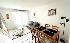 Duplex Moderne Proche De Toutes Commodites